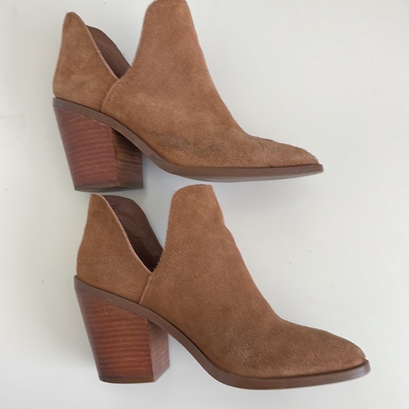 Steve Madden Women’s Brown Suede Pull-On Almond Toed Bootie - 3.5” Heel - Size 8 - Picture 3 of 10